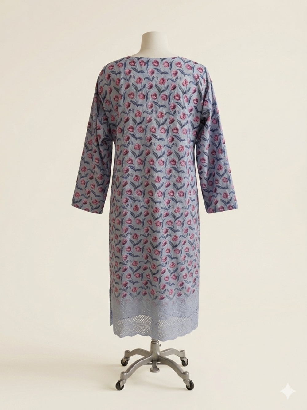 Floral Print Maxi Dress in Light Lavender - Picture 3 of 6